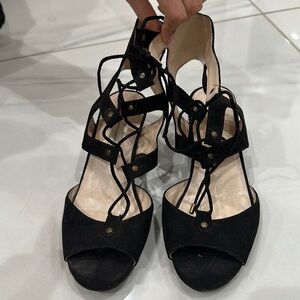 Fancy black short heel sandals